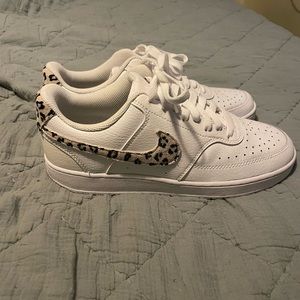 Women’s sneakers